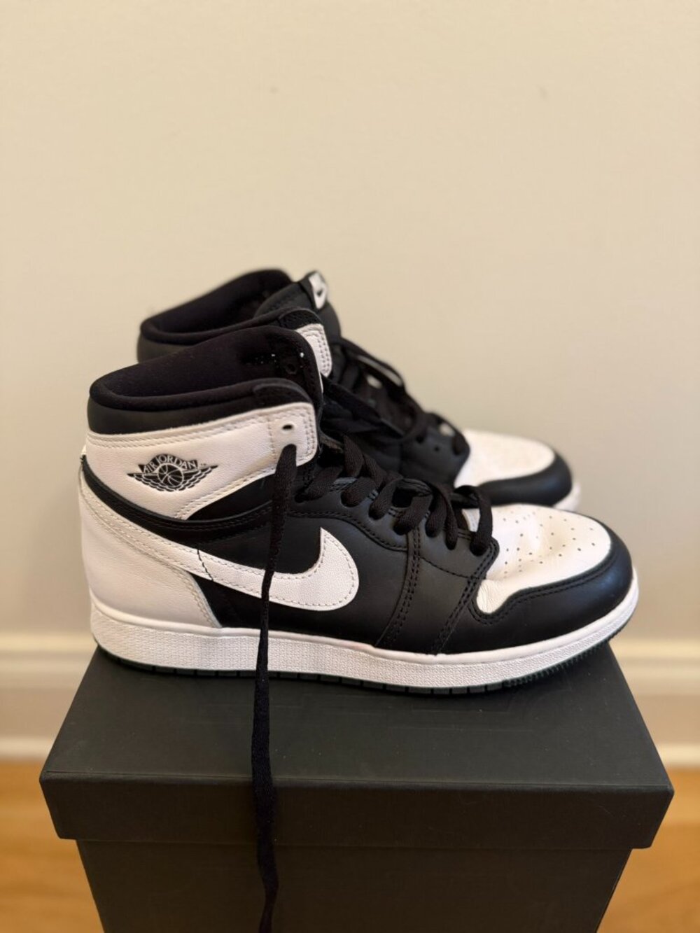 NIKE Air Jordan 1 High OG High Black/White 2.0 Leather